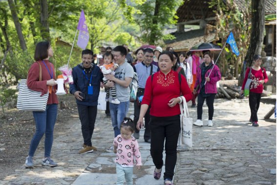 用走来走去造句