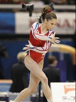 美女体操名将马罗尼,曾被称为赛场精灵,因不雅照流出后来怎样?