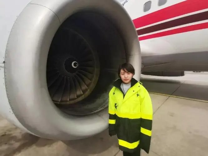 飞机拜拜员实际叫机务，他们的工作职责是什么？