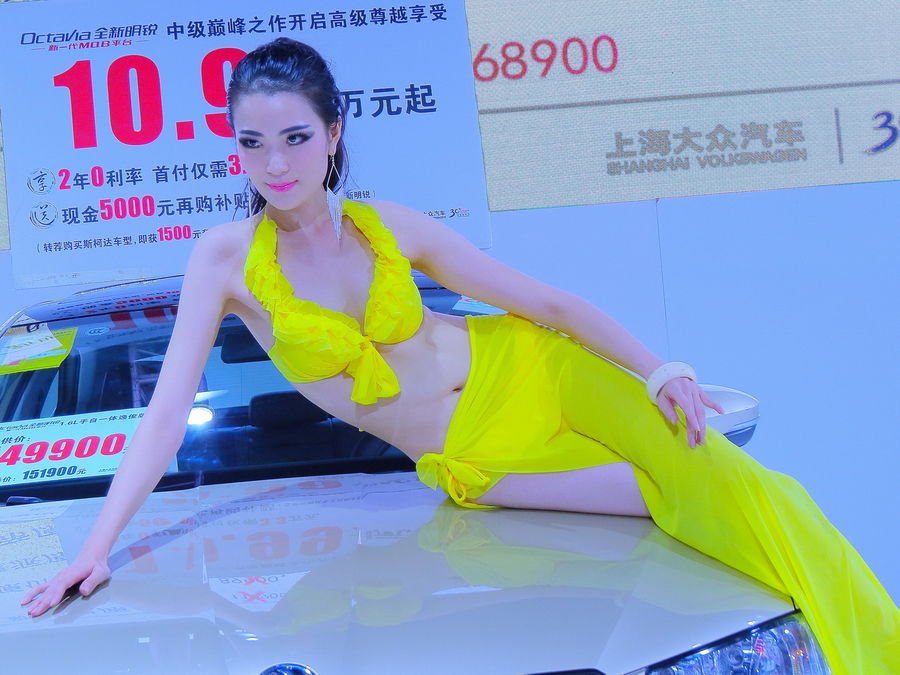 妖颜惑众之忆容颜的作品简介