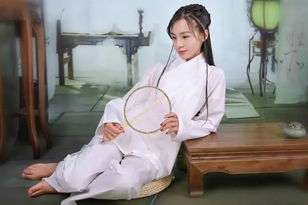 灼灼风流亵裤是什么意思