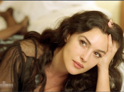 一个男对个女人称莫尼卡是什么意思