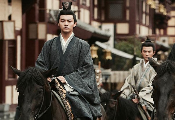 在腹背受敌之时,军队要如何做才能够全身而退?