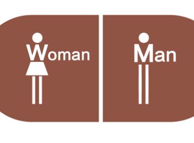 天津高校男生厕所内偷窥女教师，学生已被警方带走，将会面临什么处罚？