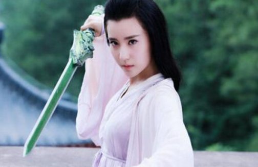 花千骨里面的轻水结局是？死了还是？