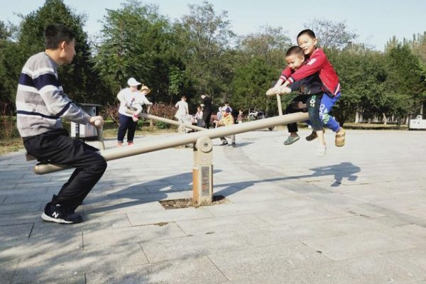 弟弟为什么这样看我