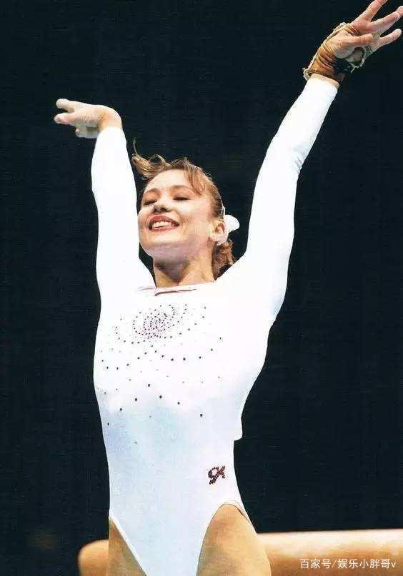美女体操名将马罗尼，曾被称为赛场精灵，因不雅照流出后来怎样？