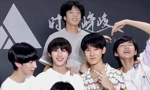 时代峰峻女生报名方式