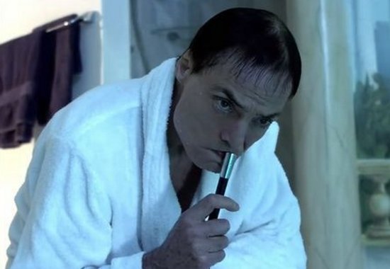 如何评价电影《人体蜈蚣1》？