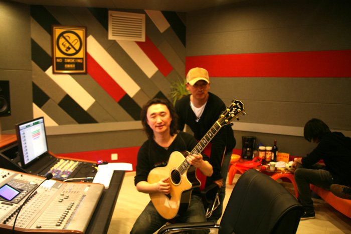 “我是谁的 谁是我的 我是谁的谁”这句歌词出自哪首歌？