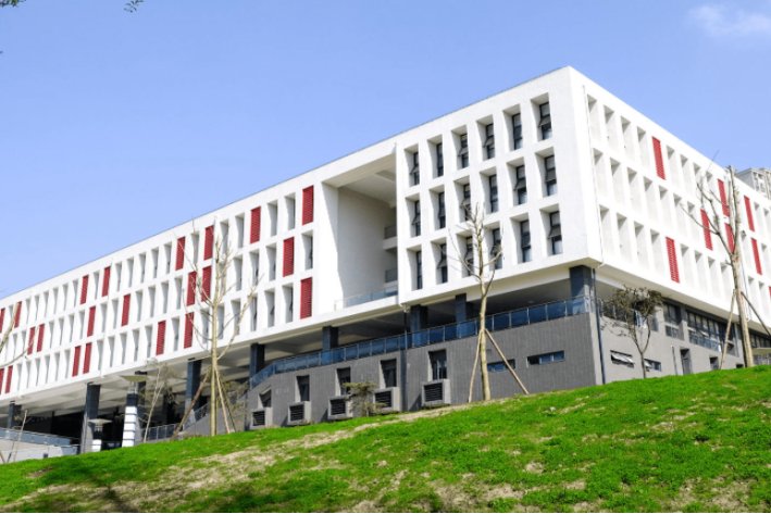 四川师范大学成龙校区是几本？