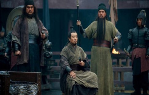 三国演义宴桃园豪杰三结义简单主要内容