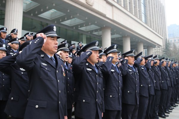 历届武汉市公安局长？胡绪昆局长之前是谁任武汉公安局长？