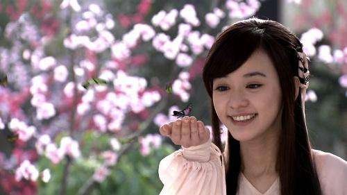 新流星蝴蝶剑 小蝶的孩子是不是律香川的？原著里是他的。