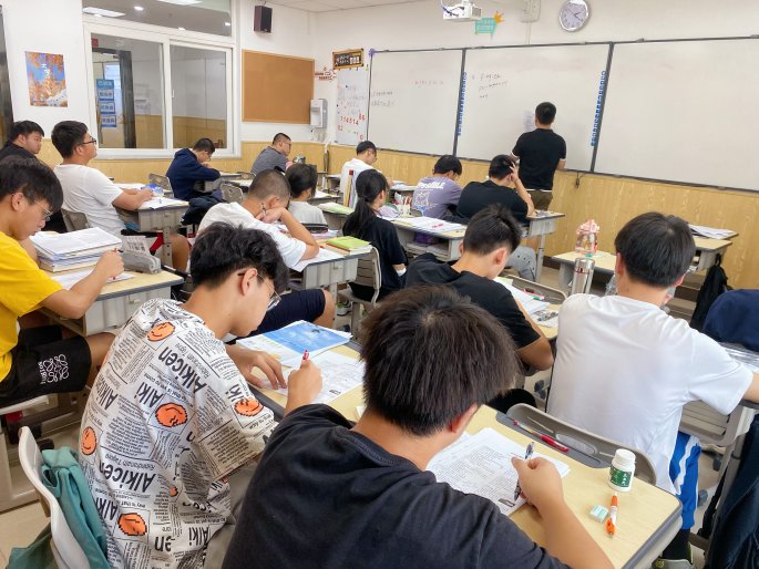 高中物理一对一辅导收费标准？