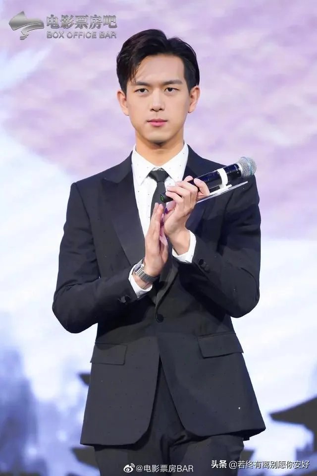 有多少人为了李现开微博？