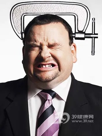 乘飞机也得病 四招预防经济舱综合征