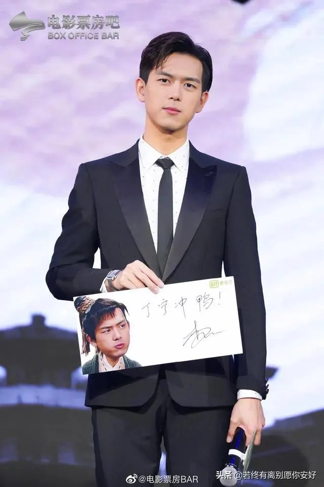 有多少人为了李现开微博？