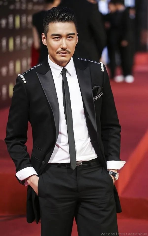 胡兵老婆姜雅馨个人资料照片 胡兵为什么是泰国国籍