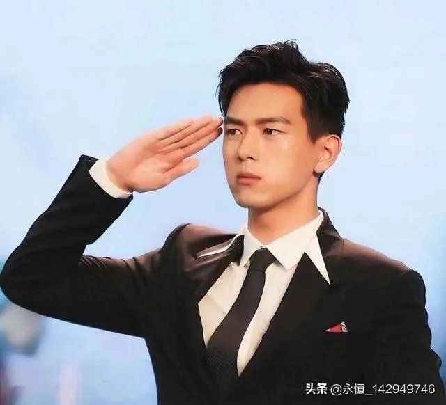 有多少人为了李现开微博？