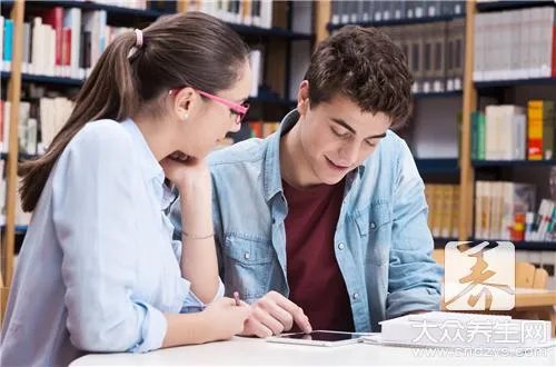 正确的坐姿和写字姿势