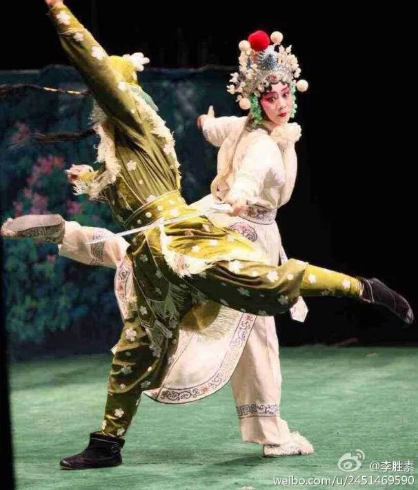 京剧演员李胜素的老公是谁 她为什么叫素团、李漂亮