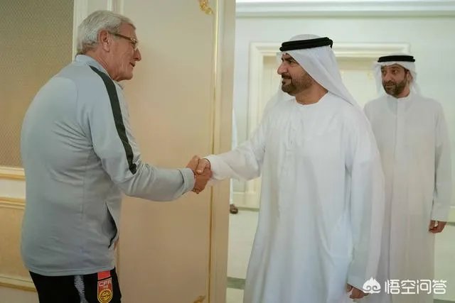 里皮在阿联酋受到当地副酋长的接见，国足为什么这么有面儿？