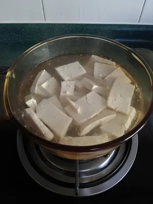 肥肠炖豆腐的做法步骤图，肥肠炖豆腐怎么做好吃