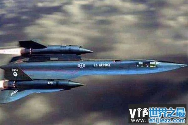 能飞9000000米的纸飞机是真是假，纸飞机最远飞行距离68米 