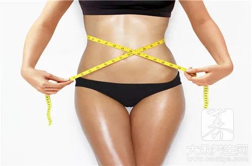 一个月瘦20斤正常吗