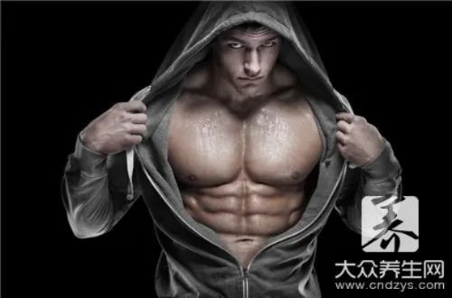 胸肌怎么练出来的呢