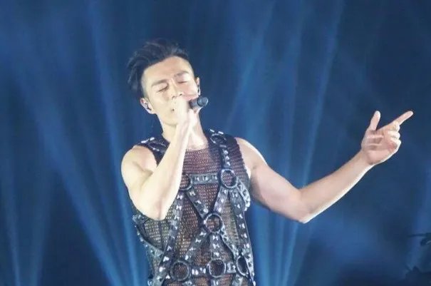 周柏豪超好听歌曲top10:《够钟》上榜,第五最为催泪