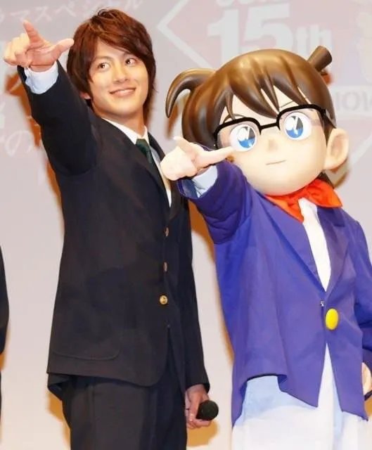 沟端淳平和小栗旬,谁演的工藤新一比较好看