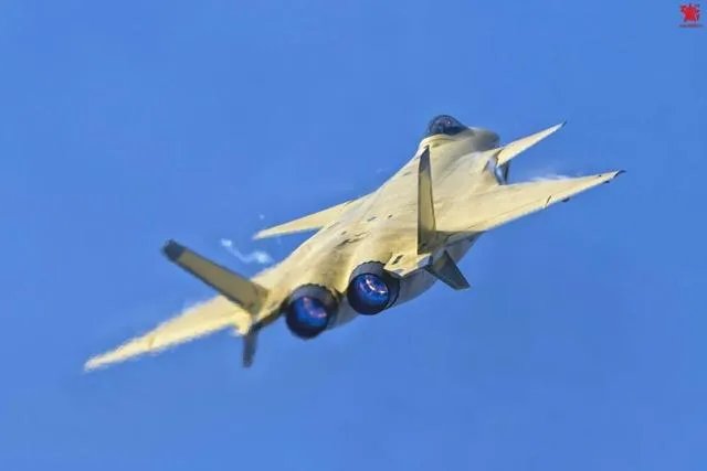 求歼20的高清图，用来做手机壁纸？