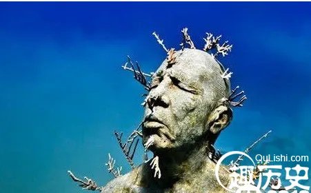 震惊 海底发现神秘人类 疑似特异外星人