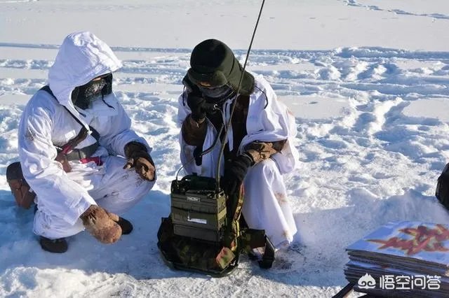 为什么打野战时要穿迷彩服呢?