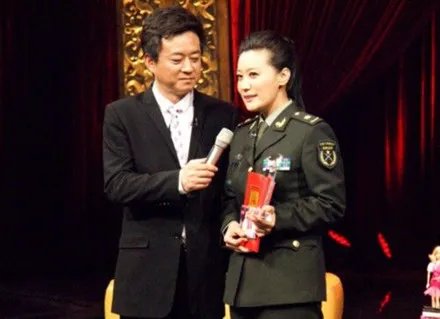 谭晶的后台是谁 谭晶没有后台只有好人缘