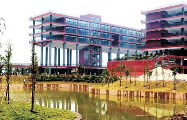 广州大学城在哪里的，是属于哪个区