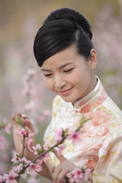 华豫之门陈琨个人资料简介 她的老公是谁一直是个迷