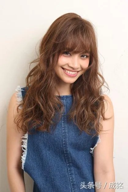 什么样的长卷发好看?