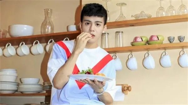 曾舜晞家世遭扒是富二代吗爸爸是谁 曾舜晞是几国混血祖籍是哪里