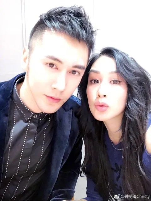 余文乐结婚了,作为粉丝你们怎么想?