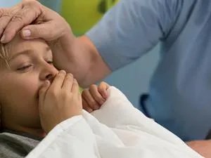 小孩咳嗽吃什么好的快？