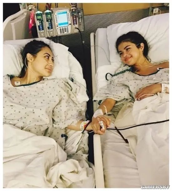 赛琳娜被捐肾好友取关 此前称