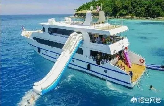 泰国沉船事故中，为什么艾莎公主号的游客全部逃生，而凤凰号的游客就死伤多人？