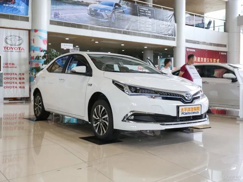 卡罗拉双擎E+三厢最低价格是多少钱？卡罗拉双擎E+报价