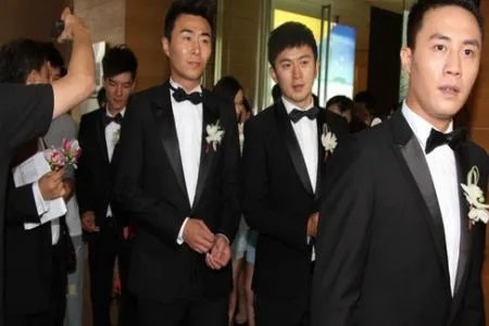 贾乃亮伴郎团集体亮相 伴娘伴郎异常抢眼