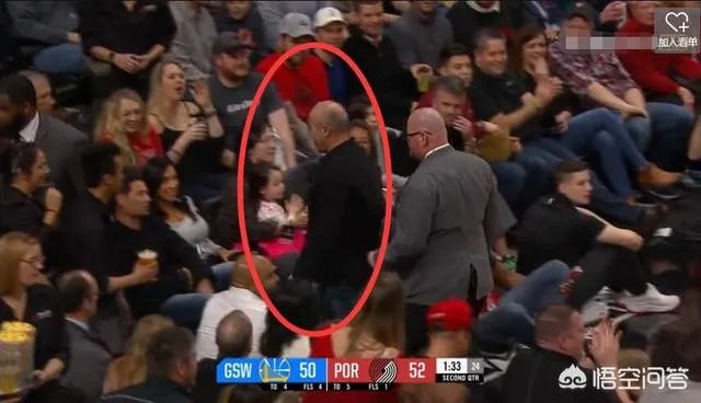 杜兰特与场边球迷发生言语冲突,后者被请出球场,杜兰特撅嘴亲亲还送飞吻,你怎么看?