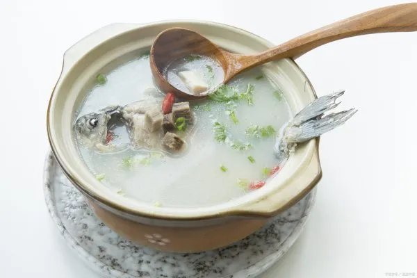鲫鱼汤怎么炖好喝又营养