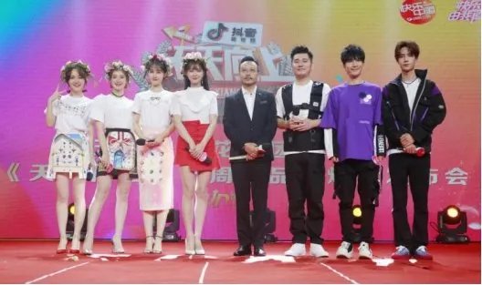 天天向上主持人名单